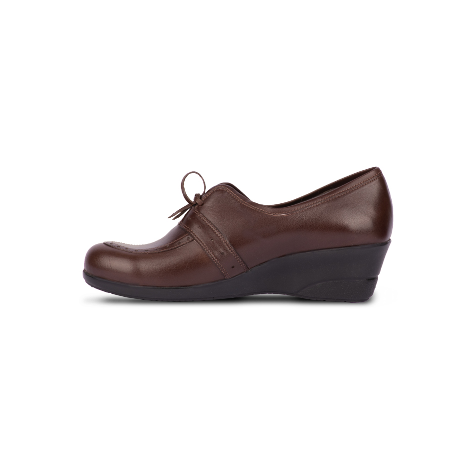عکس از پهلو کفش چرمی زنانه قهوه ای 00701022 - ریبون