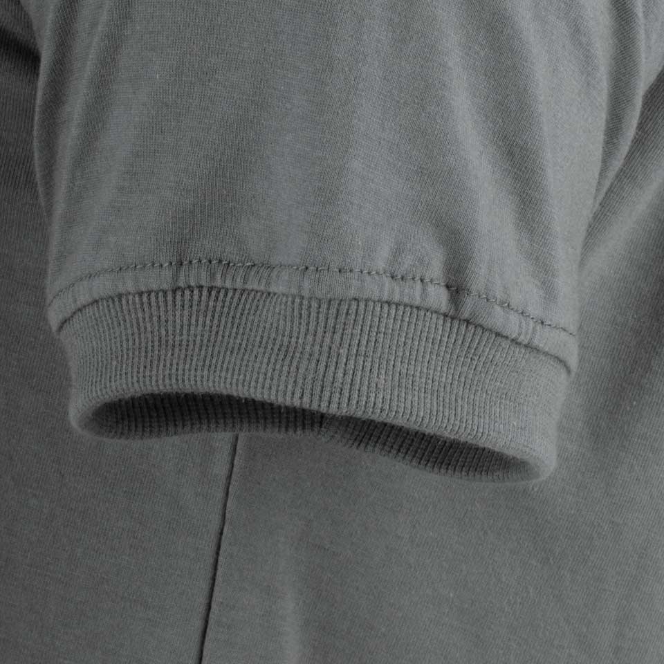عکس از پارچه تیشرت طرح دار طوسی یقه گرد مردانه 00201038 - ریبون